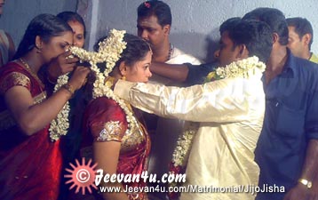 Thomas Meenu Wedding Albums